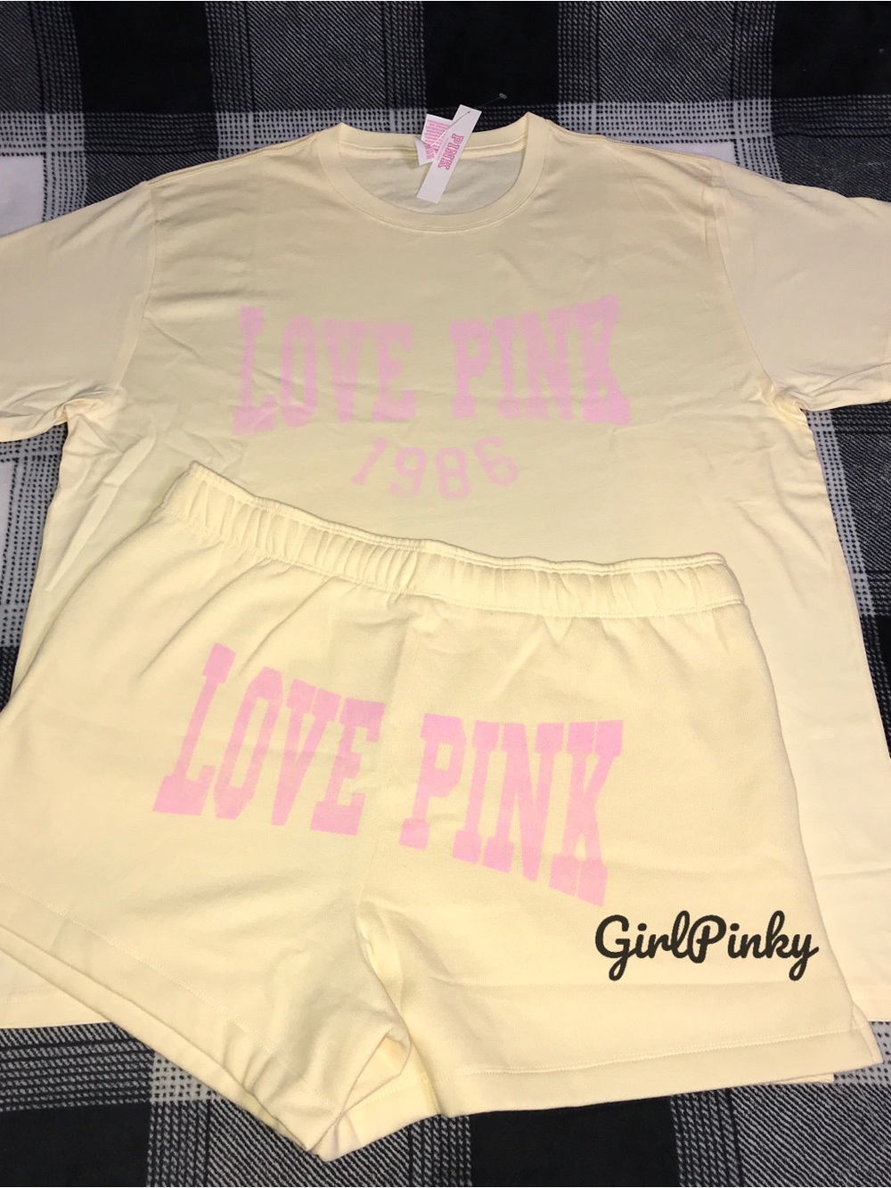 VS PINK CAMPUS FLEECE ROLL-DOWN SHORTS SET & SS CAMPUS TEE BUTTERY YELLOW L-XXL